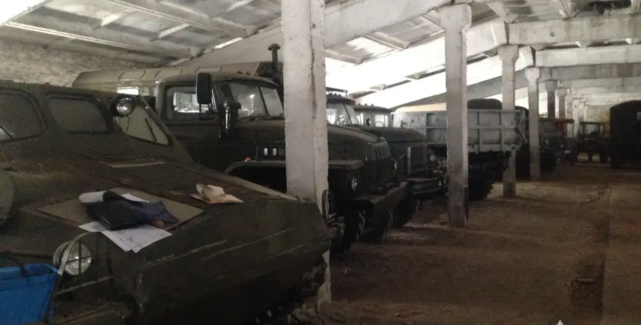 Ва Украіне паліцыя выпадкова знайшла 200 ваенных машын