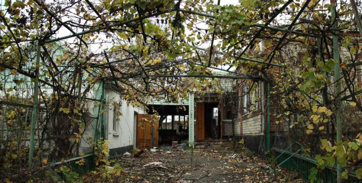 Украінскае сяло Шырокіна пад Марыупалем &mdash; адзінае ў зоне АТО, куды пасля эвакуацыі не вярнуліся людзі.