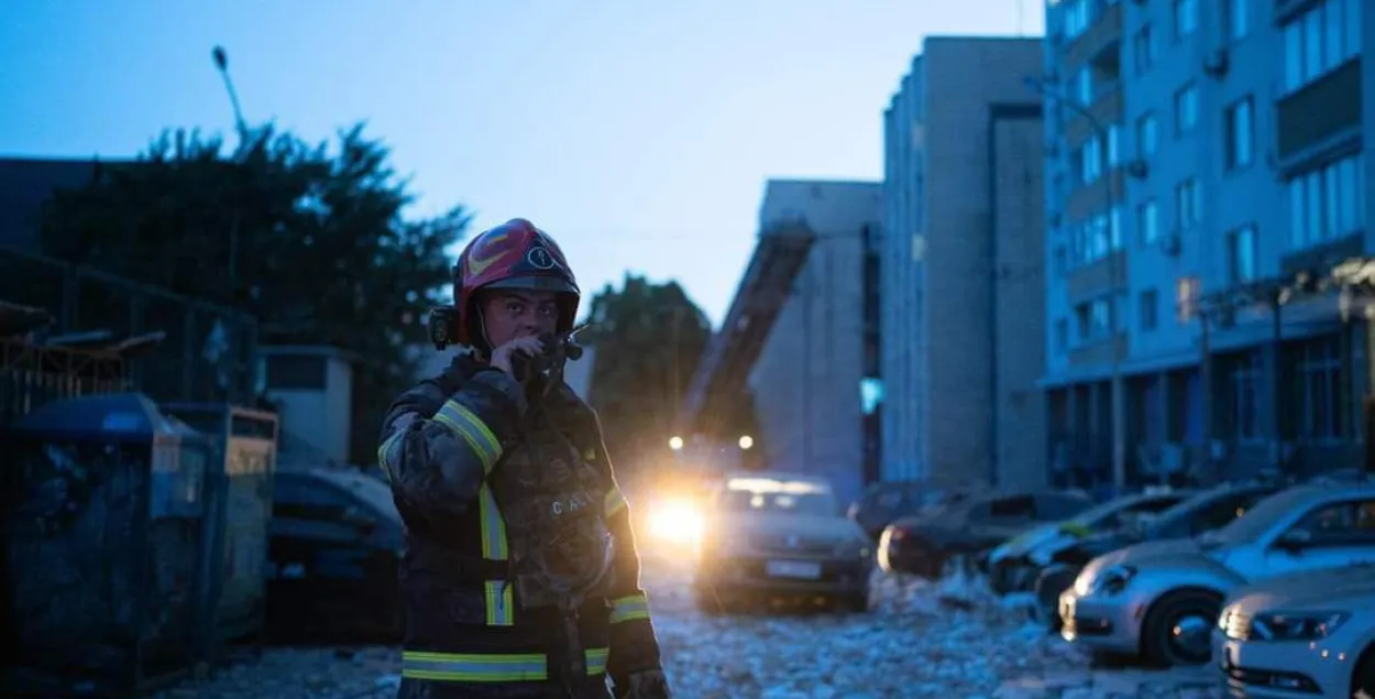 Очередная массированная атака Киева: горела многоэтажка, погиб человек 