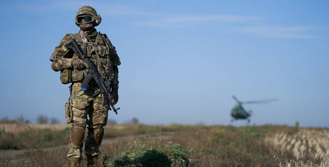 Украинский солдат на Донбассе / Reuters