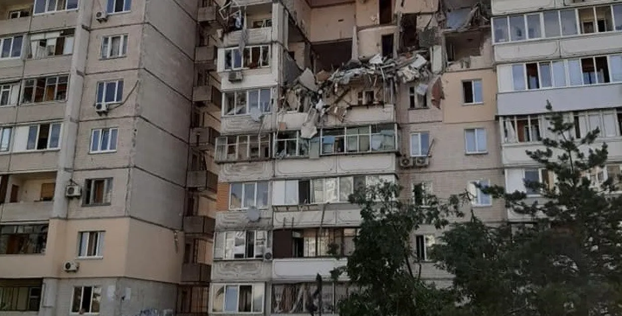 В киевской девятиэтажке прогремел взрыв, под завалами могли остаться люди