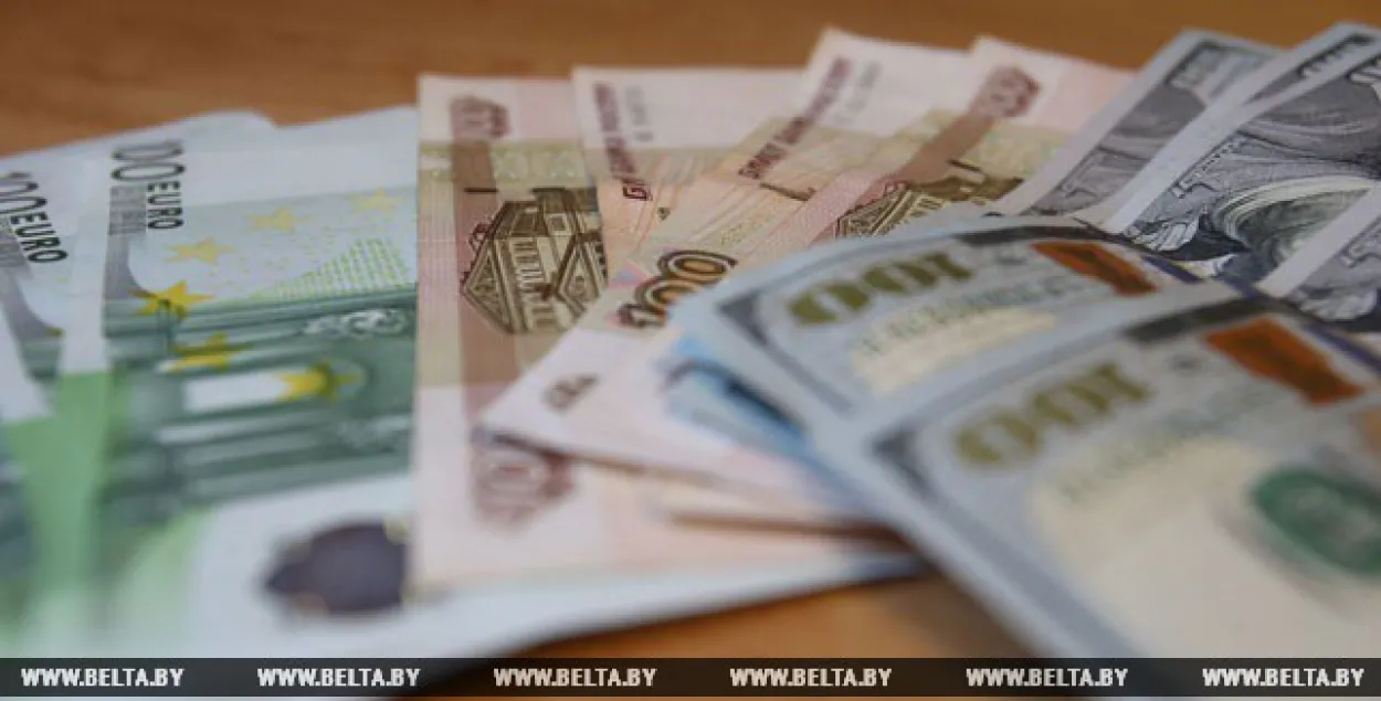 5 лістапада ў Беларусі вырас толькі курс долара