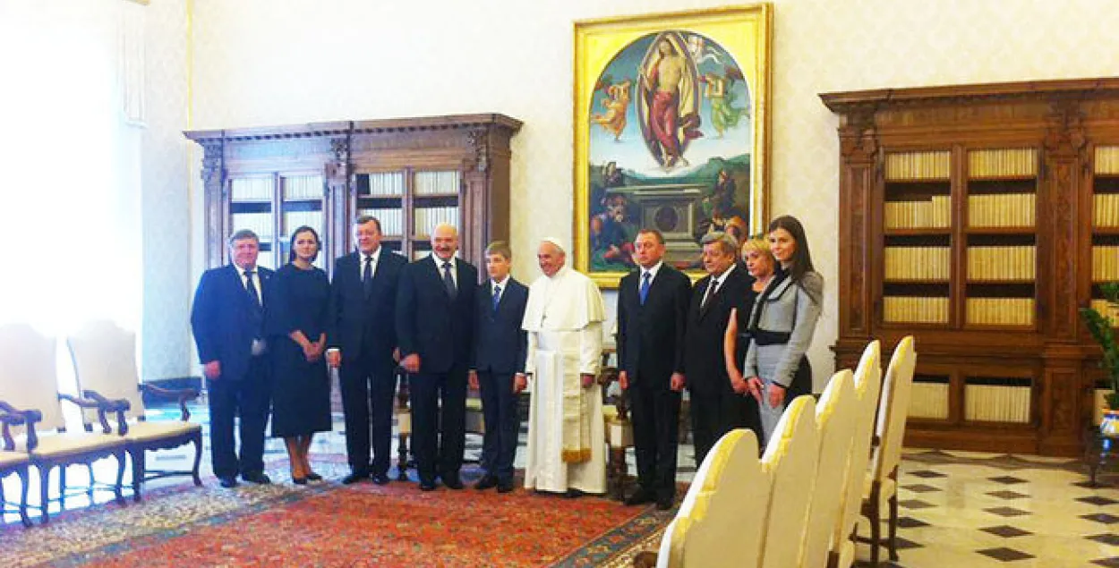 Мікалай Лукашэнка быў на сустрэчы з Папам Францішкам (фота)