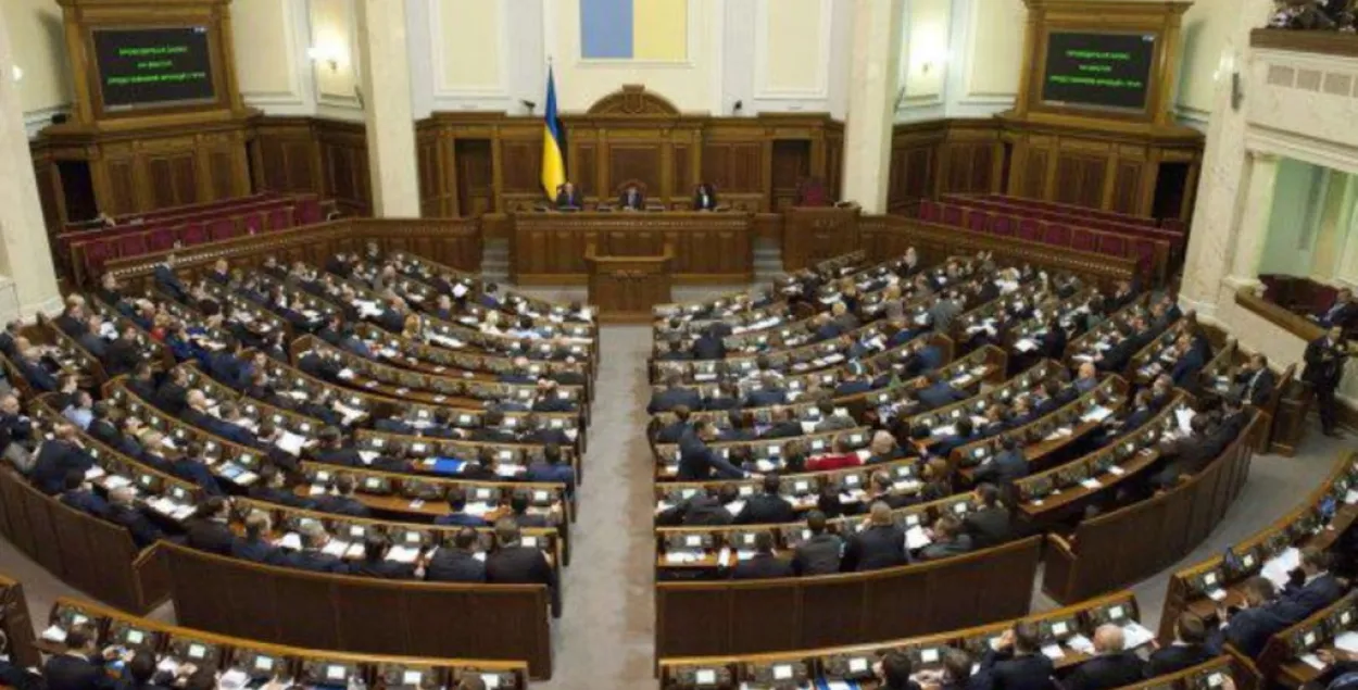 Украінскія СМІ апублікавалі праект указа Зяленскага пра роспуск парламента