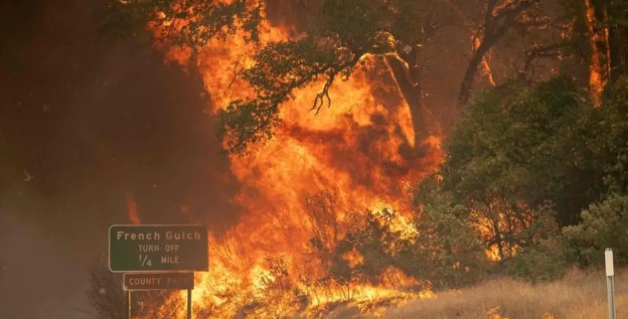 У амерыканскай Каліфорніі двое пажарных загінула ад “вогненага тарнада”