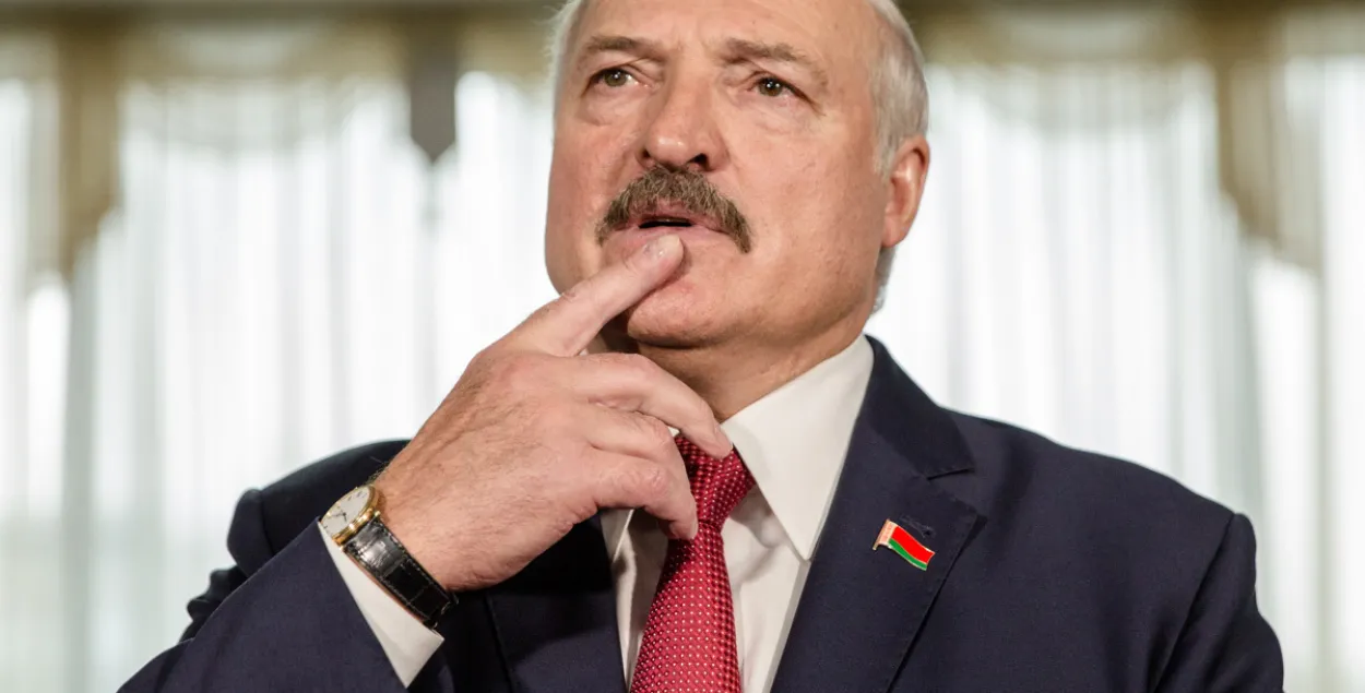 "Коммерсант" у адкрытую троліць Лукашэнку