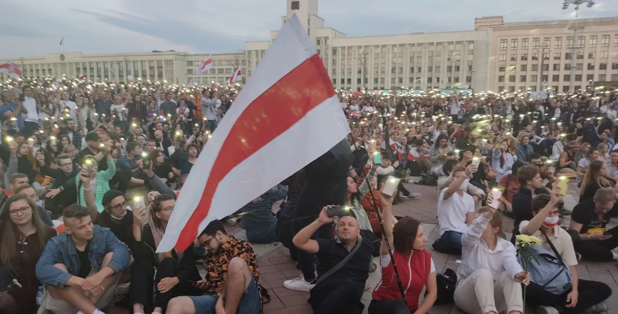 Бело-красно-белые флаги на протестах августа 2020-го / Из архива Еврорадио​