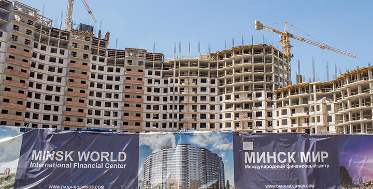 Каричи не платят подрядчикам? Поговорили со строителями “Минск-Мира”