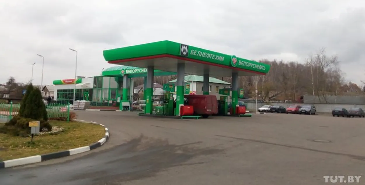 Руководитель “Белнефтехима” объяснил, почему бензин дорожает каждую неделю