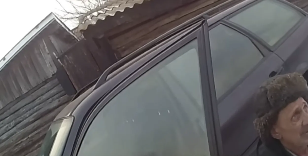 Водитель сразу после задержания / Скриншот с видео МВД​