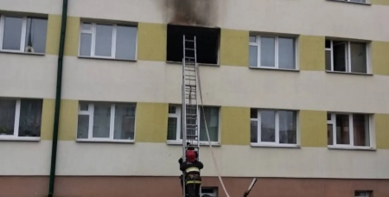 У Жабінцы гарэў інтэрнат: жыхар пакоя, дзе пачаўся пажар, быў моцна п’яны