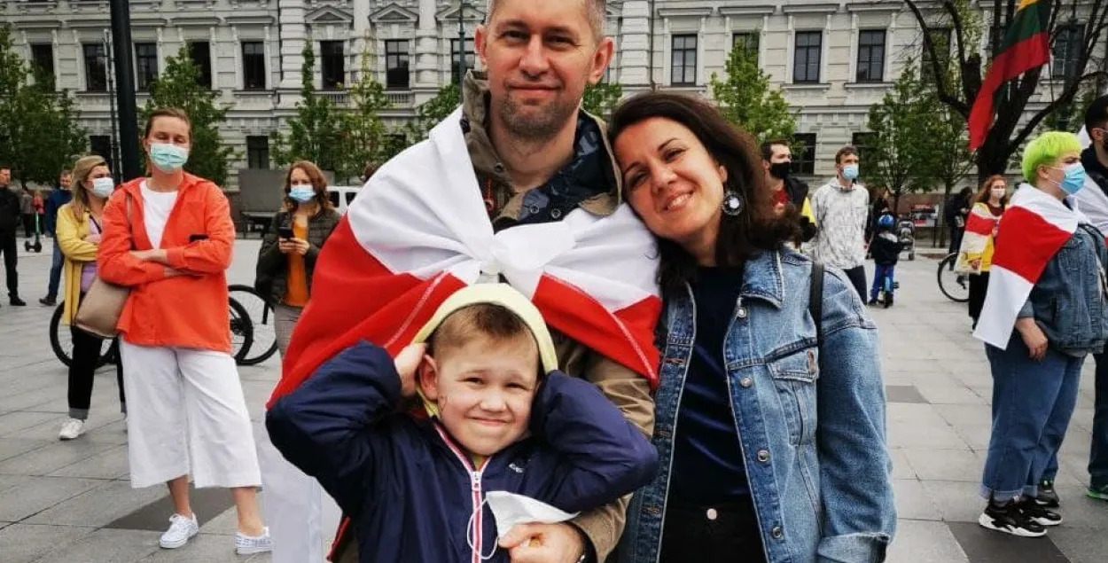 “На меня здесь никто не кричит”: сын Анны Златковской пошёл в школу в Вильнюсе