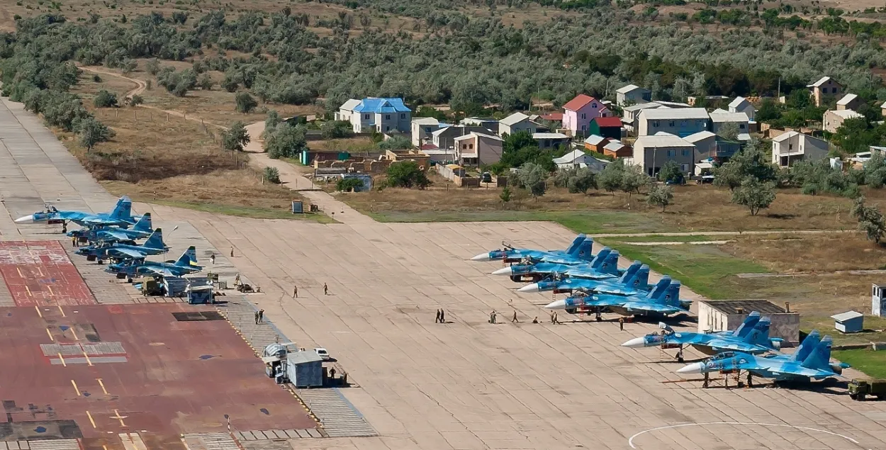 Ваенны аэрадром "Сакі" ў Крыме