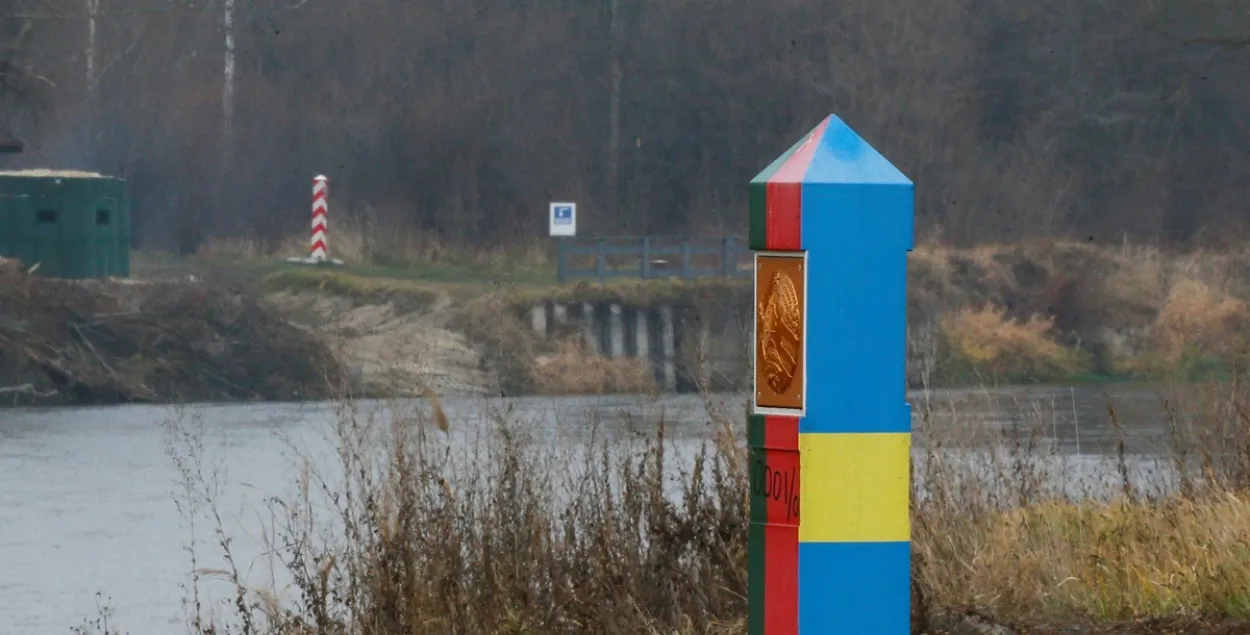 Belarus-Ukraine border / Reuters