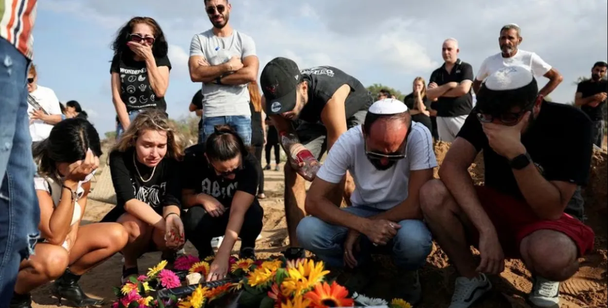 Похороны одной из жертв фестиваля, который проходил на границе с сектором Газа