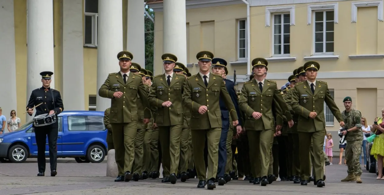 Літоўскім вайскоўцам забаранілі выязджаць у недружалюбныя краіны