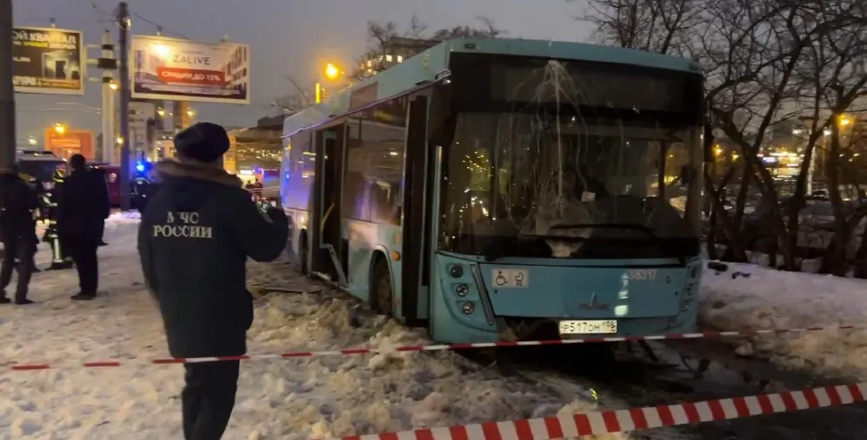 Белорусский автобус натворил бед в российском городе