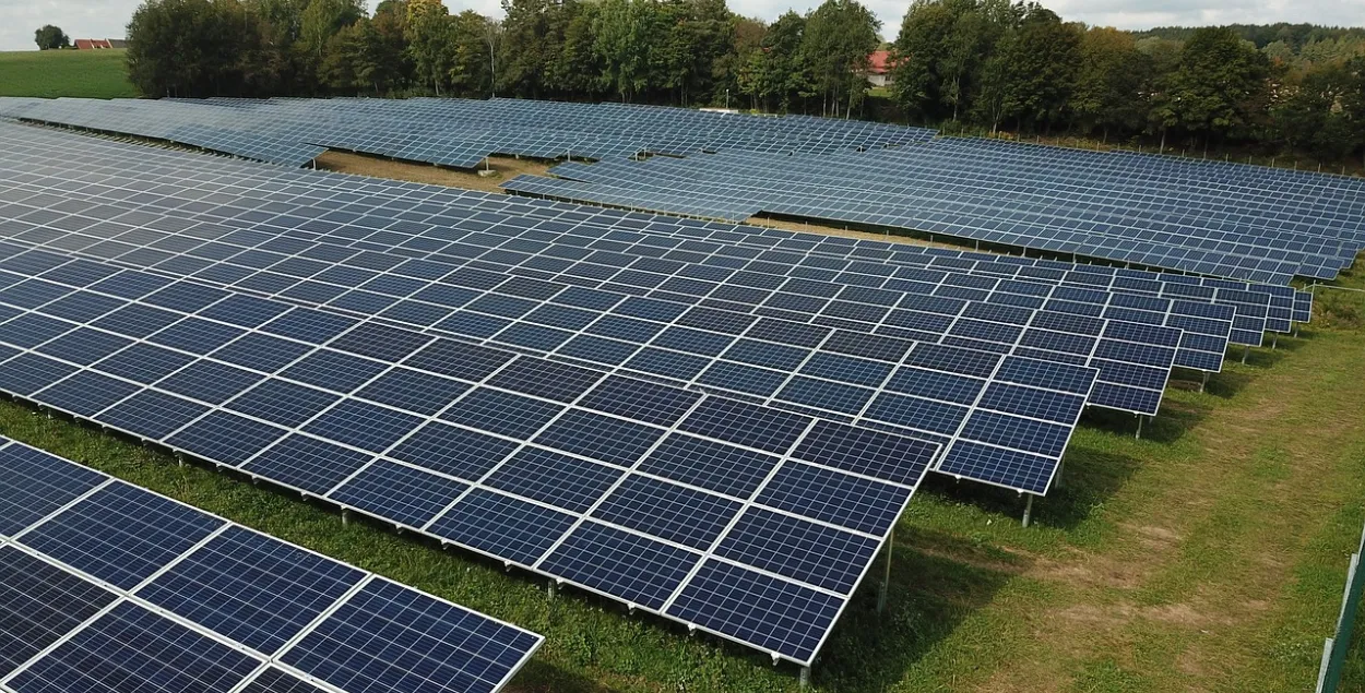 Крупнейшая солнечная электростанция строилась на деньги инвесторов (иллюстративное фото)