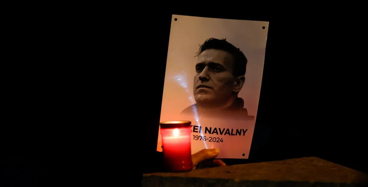 Режим Владимира Путина хочет "тихо" похоронить Алексея Навального
