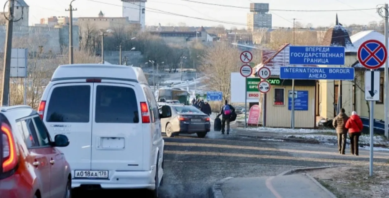 При въезде в Россию иностранцев стали проверять на лояльность | Новости  Беларуси | euroradio.fm