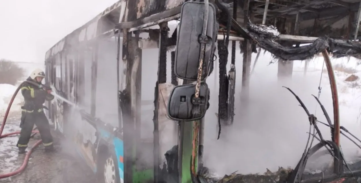 В Саратове загорелся автобус МАЗ
