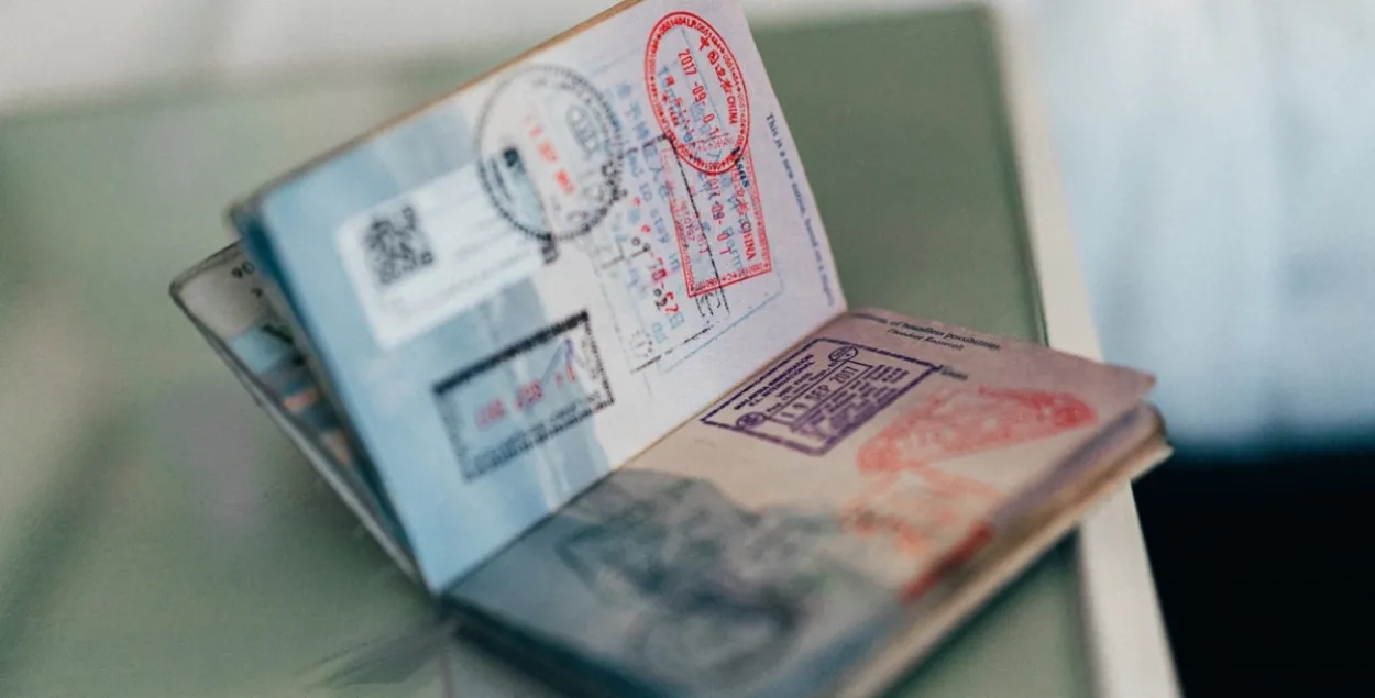 Белорусов с визами PBH не пускают в Польшу без рабочего приглашения или договора
