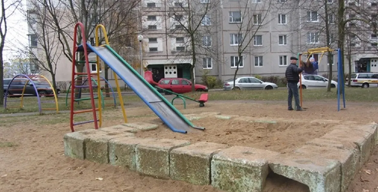 На пляцоўцы
