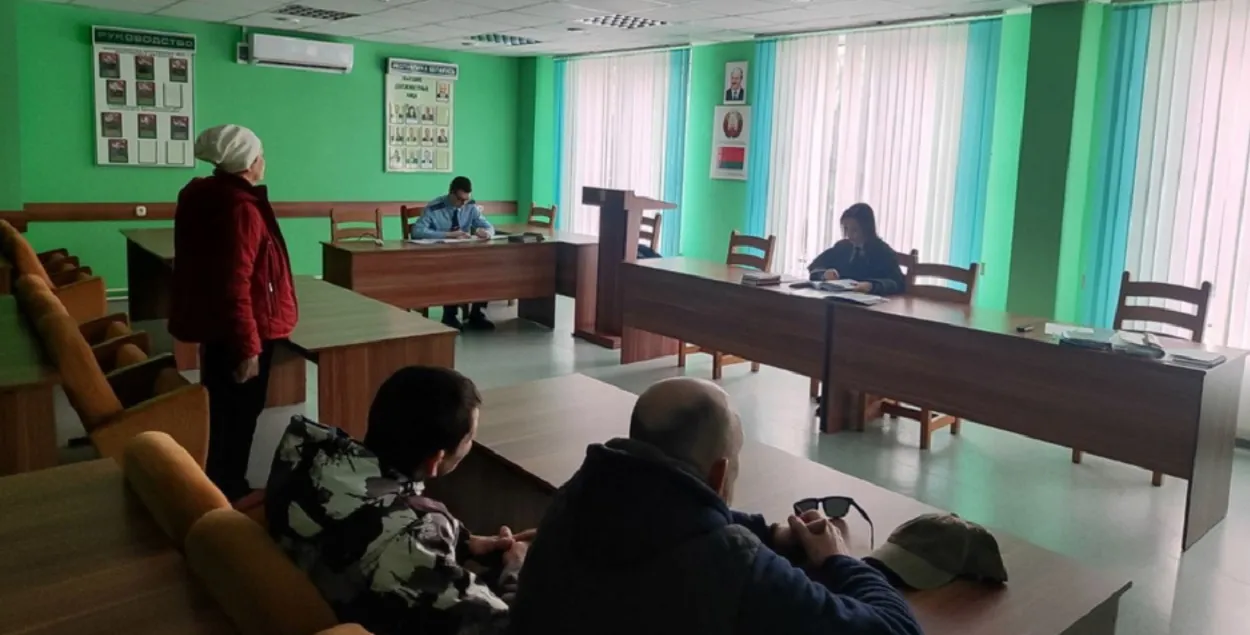 Суд провели в милиции
