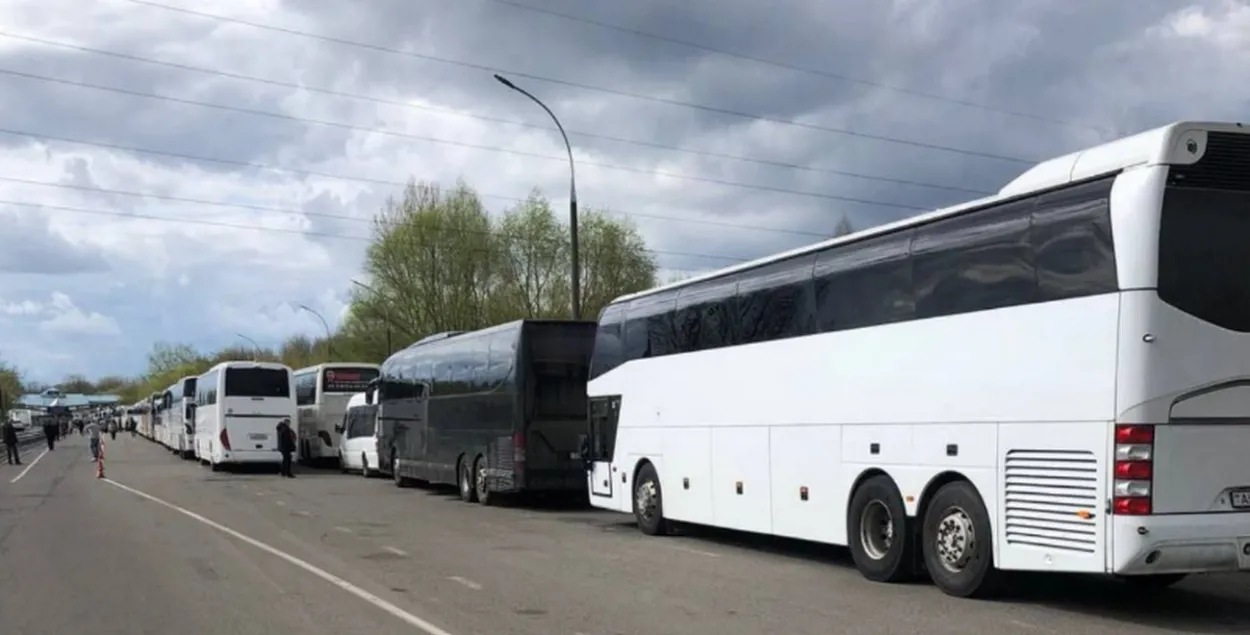 На выезд из Беларуси в ЕС образовались огромные очереди | Новости Беларуси  | euroradio.fm