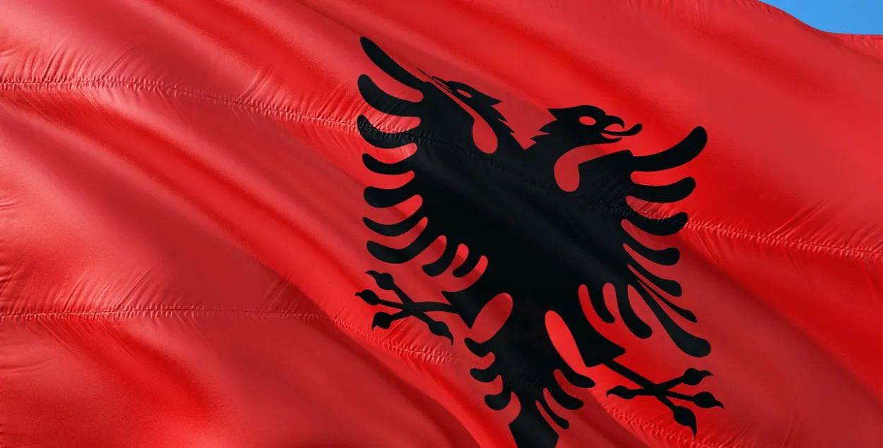 Сцяг Албаніі, ілюстрацыйнае фота
