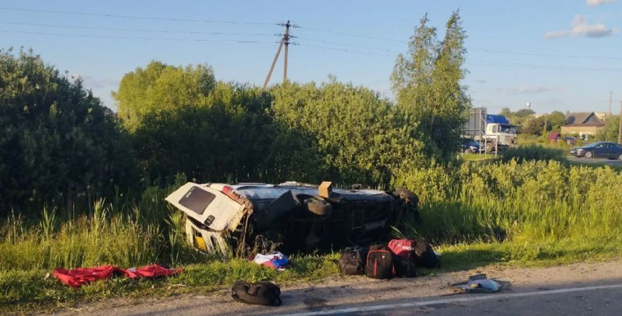 В аварии под Докшицами погибли 2 человека, в микроавтобусе были дети |  Новости Беларуси | euroradio.fm