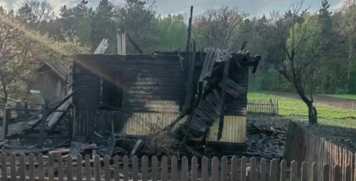 На пожаре в деревне Ястребель погибли 4 детей
