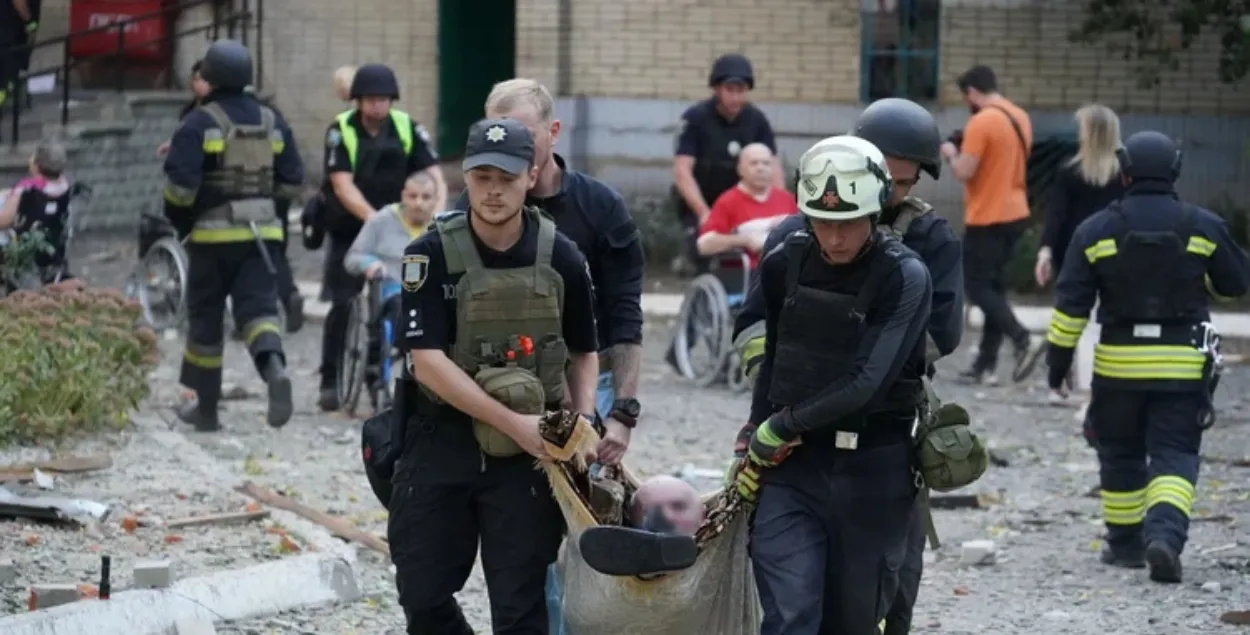 Эвакуация постояльцев пансионата в Сумах
