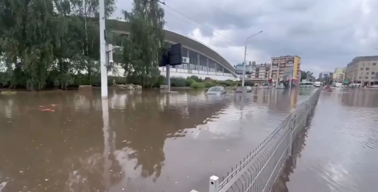 Затопленный Комаровский рынок в Минске
