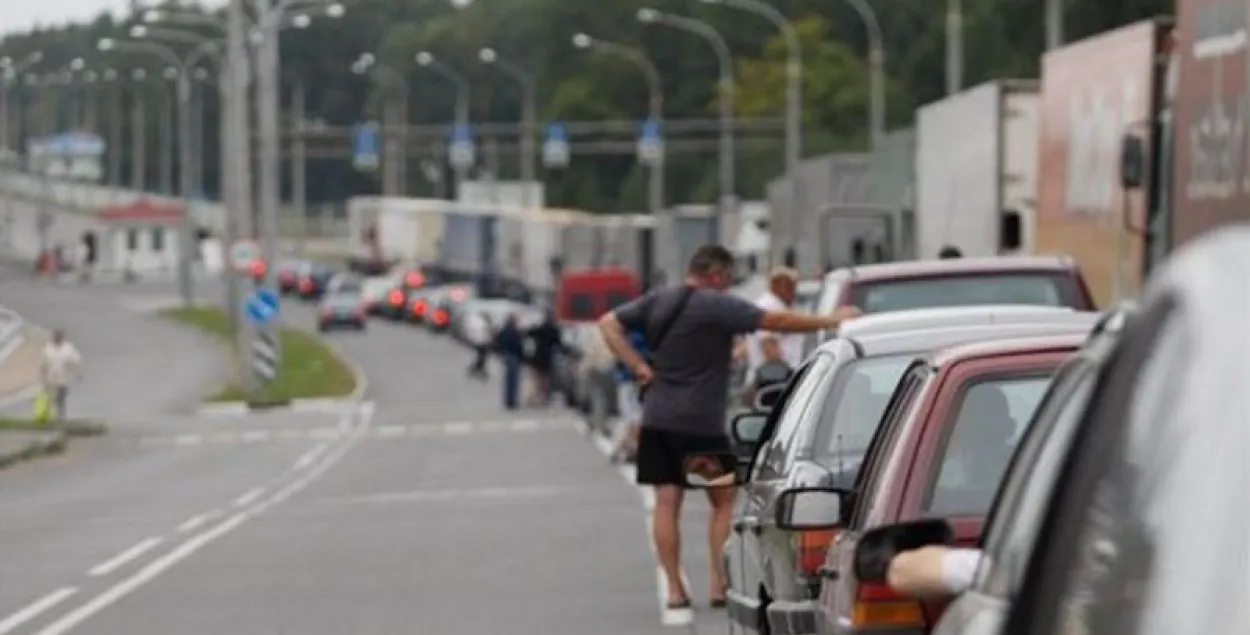 Что должно случиться, чтобы белорусы массово поехали домой?
