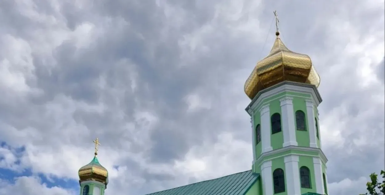 Свята-Троіцкая царква ў новым колеры
