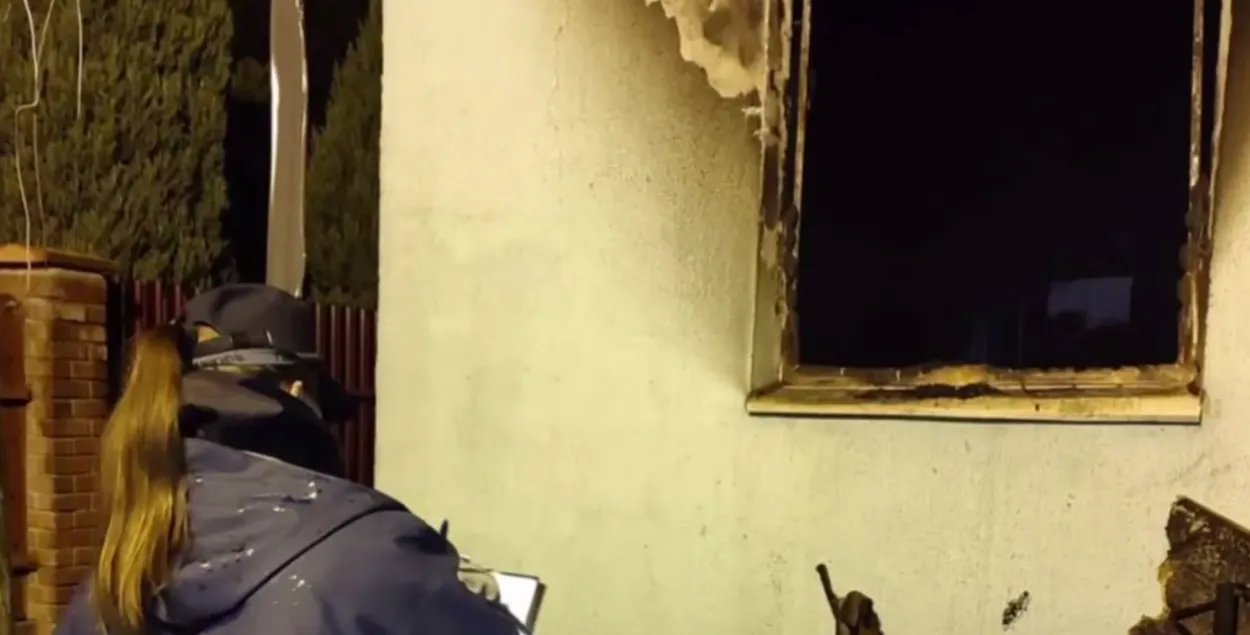 Следчыя працуюць на месцы здарэння
