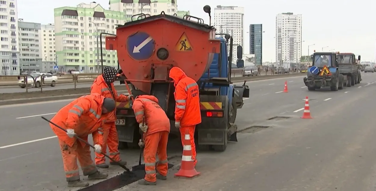 Ремонт дороги, иллюстративное фото

