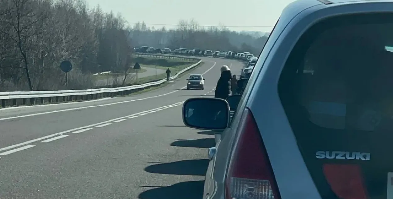 Очередь на границе Беларуси и Польши, иллюстративное фото
