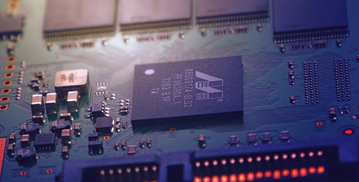 Микросхема, иллюстративное фото
