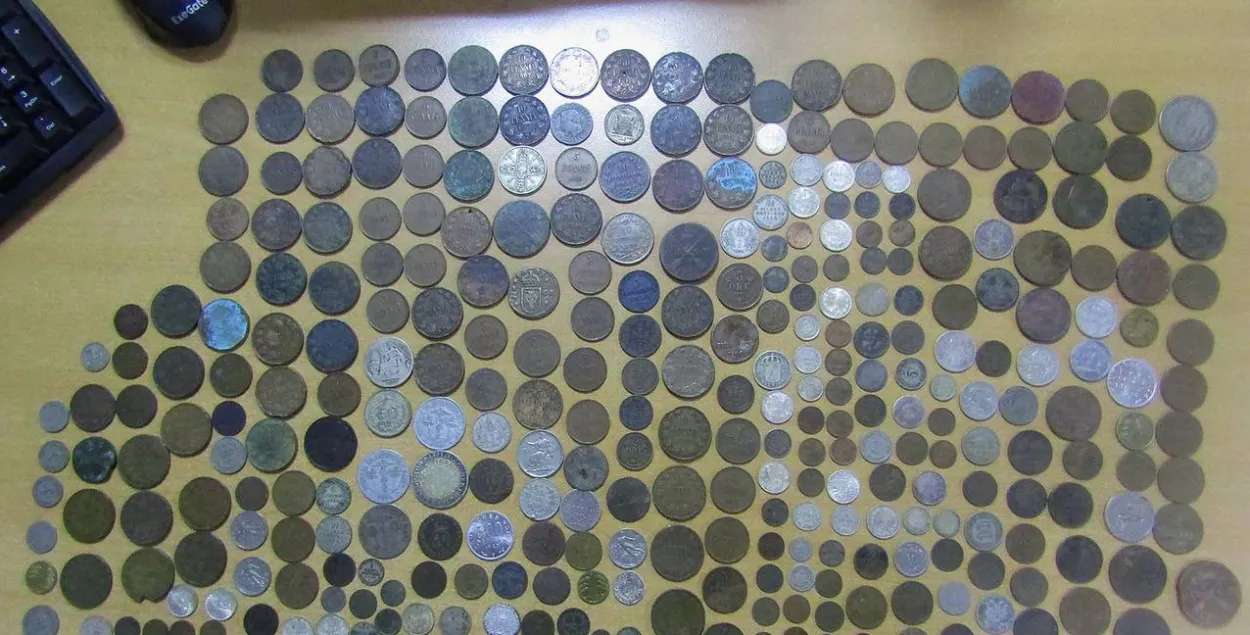 Кантрабандныя манеты
