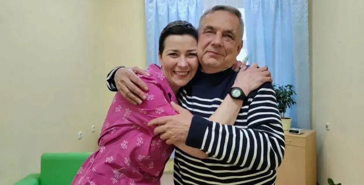 Мария Колесникова с отцом в колонии
