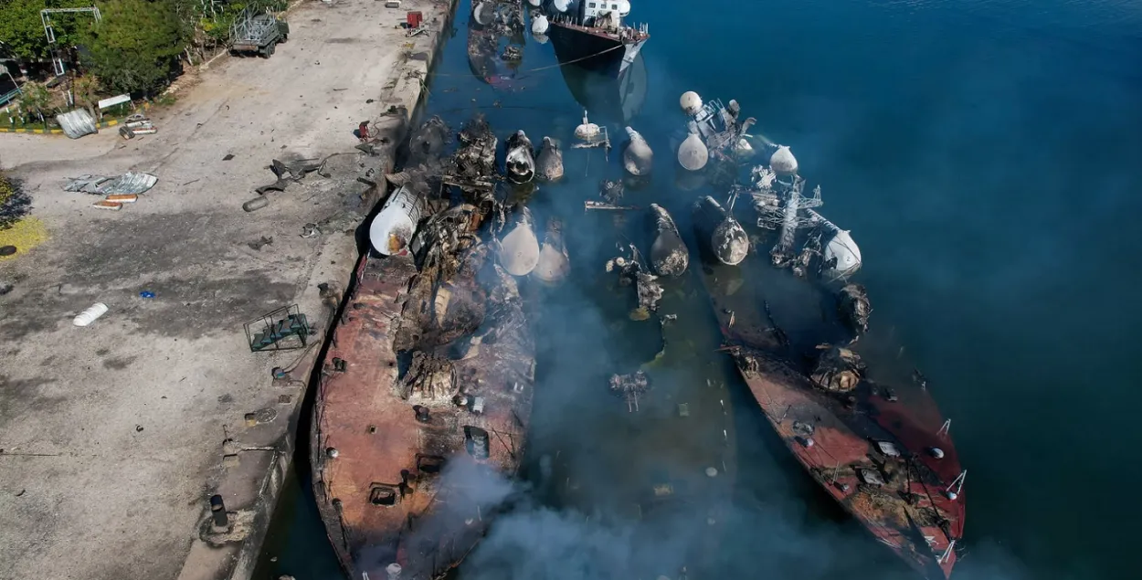 Караблі сірыйскіх ВМС, знішчаныя падчас начной ізраільскай атакі на партовы горад Латакія
