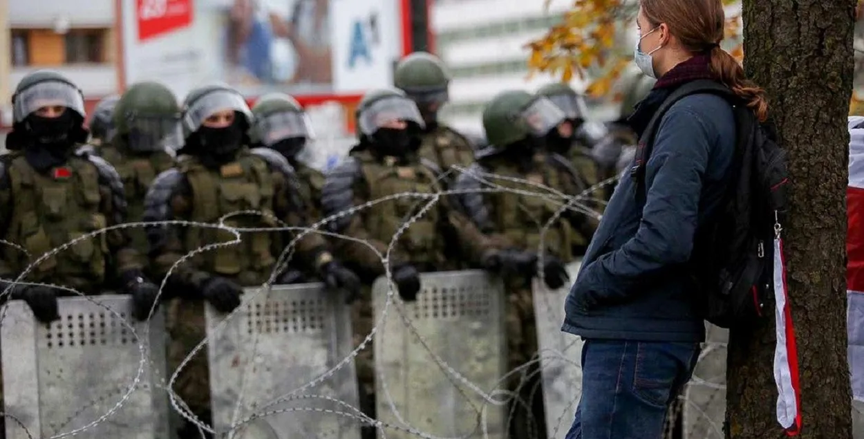 "Один диктаторский режим держится за другой"
