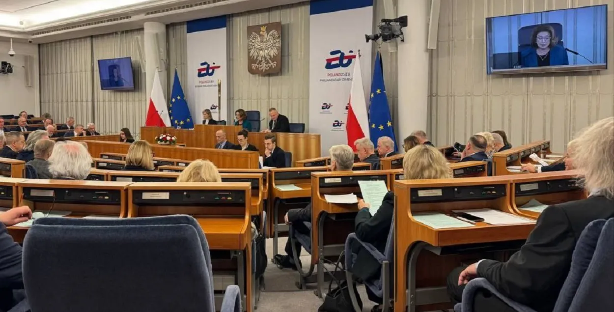 В Сенате Польши
