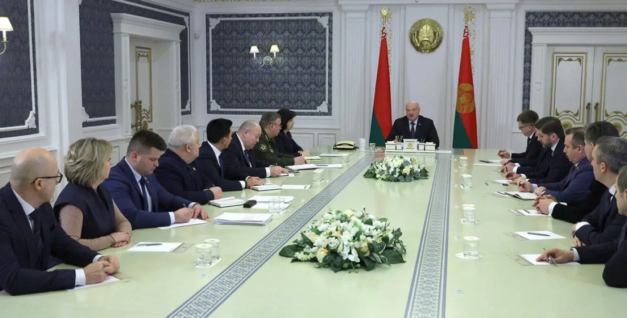 Лукашенко и его доверенные лица
