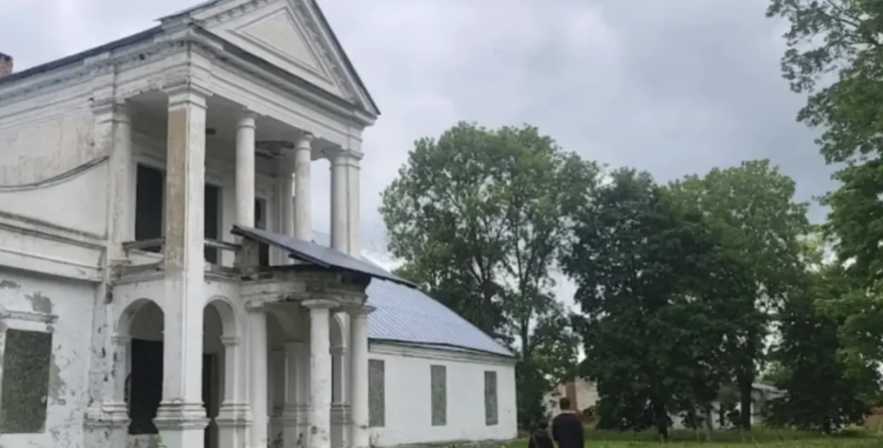 Маёнтак Падароск да таго, як яго забралі ва ўласніка
