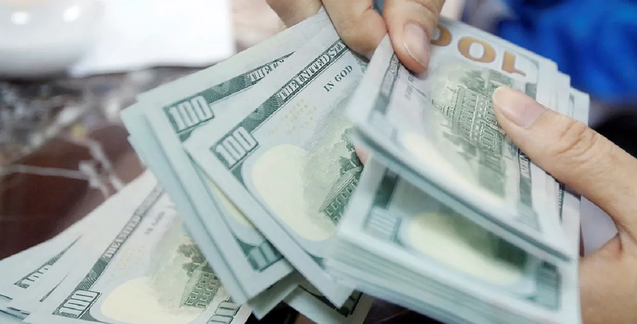 Курс доллара снижается
