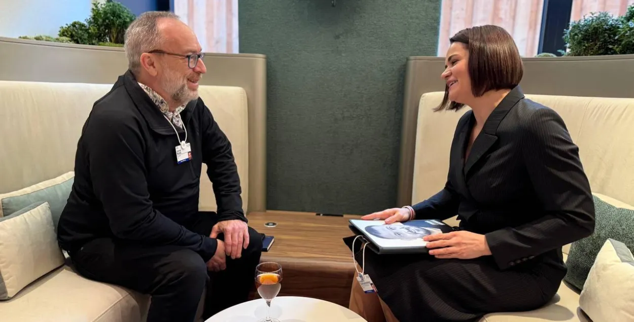 Святлана Ціханоўская правяла сустрэчу з заснавальнікам Вікіпедыі Джымі Вэйлзам
