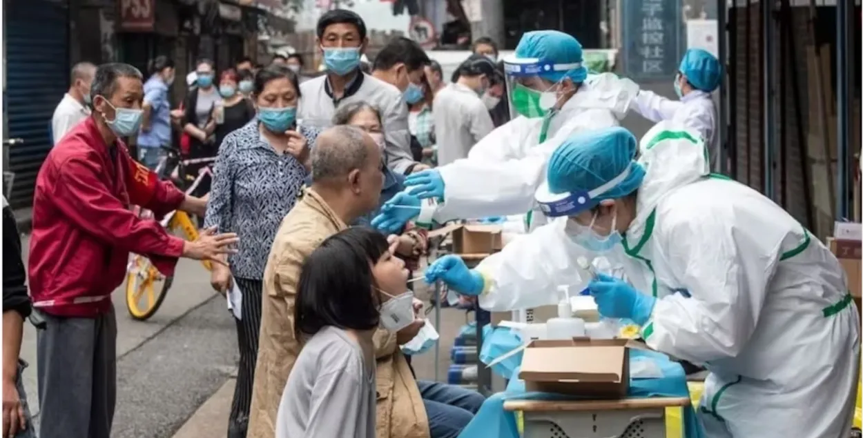 Проверка на вирус в Китае, иллюстративно фото
